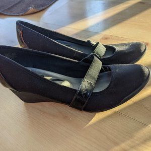 Anne Klein slippers - comfortable! worn once